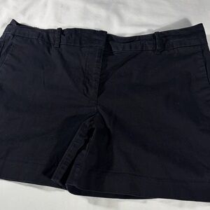Ann Taylor Factory womens black basic flat front 5.5" chino shorts - size 14